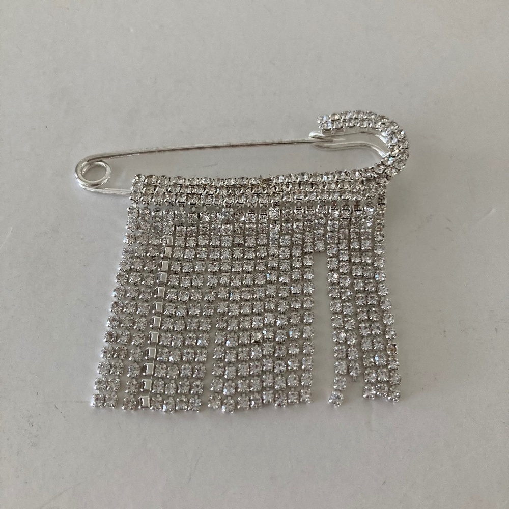NWOT Anthropologie Serefina Crystal Rhinestone Silver Safety Pin Brooch